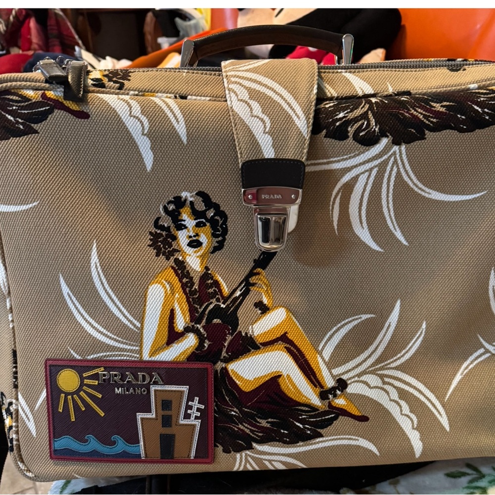 🔥Pristine Condition🔥Runaway Prada Spring/Summer 2014 limited edition.